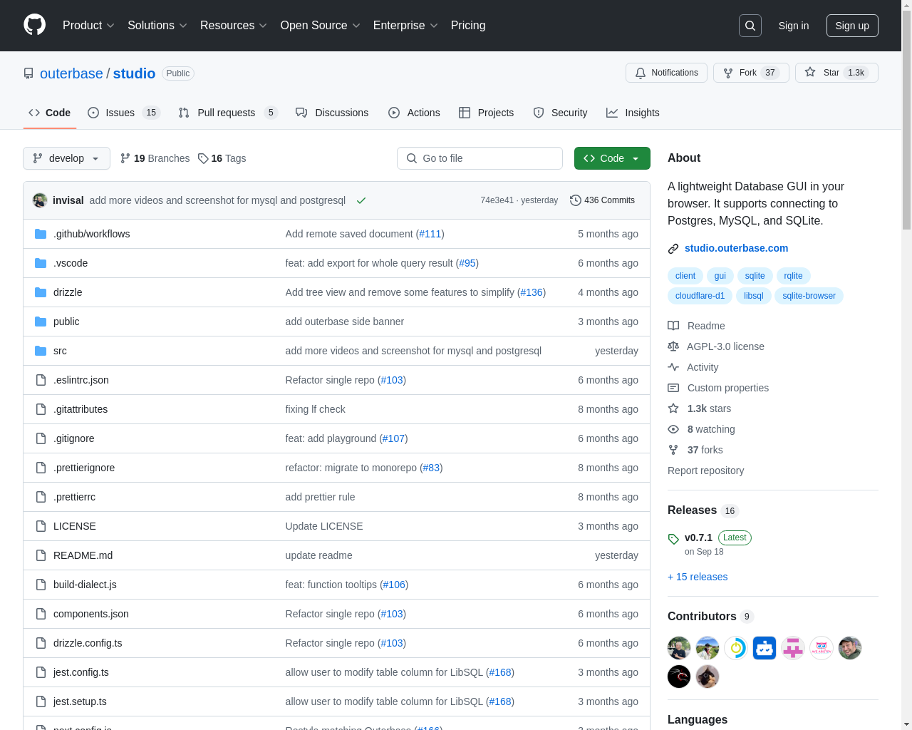 Show HN: Outerbase Studio – 开源数据库图形用户界面 - 项目截图