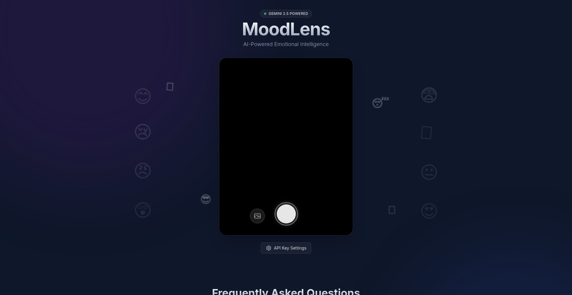 MoodLens：表情から感情を読み取るカメラAI